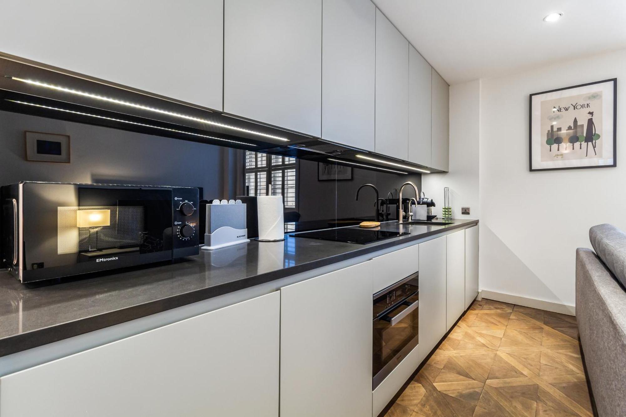 Luxurious Townhouse - La Reserve Knightsbridge Apartament Londra